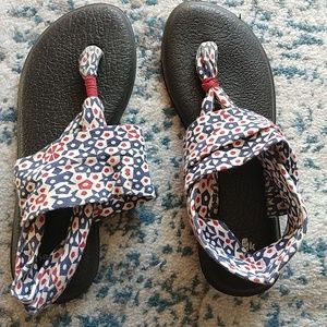 Sanuk yoga sling sandle